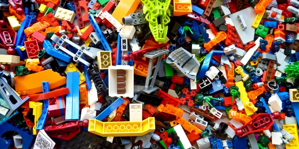 Blogging: crea i contenuti usando i mattoncini Lego - On Marketing